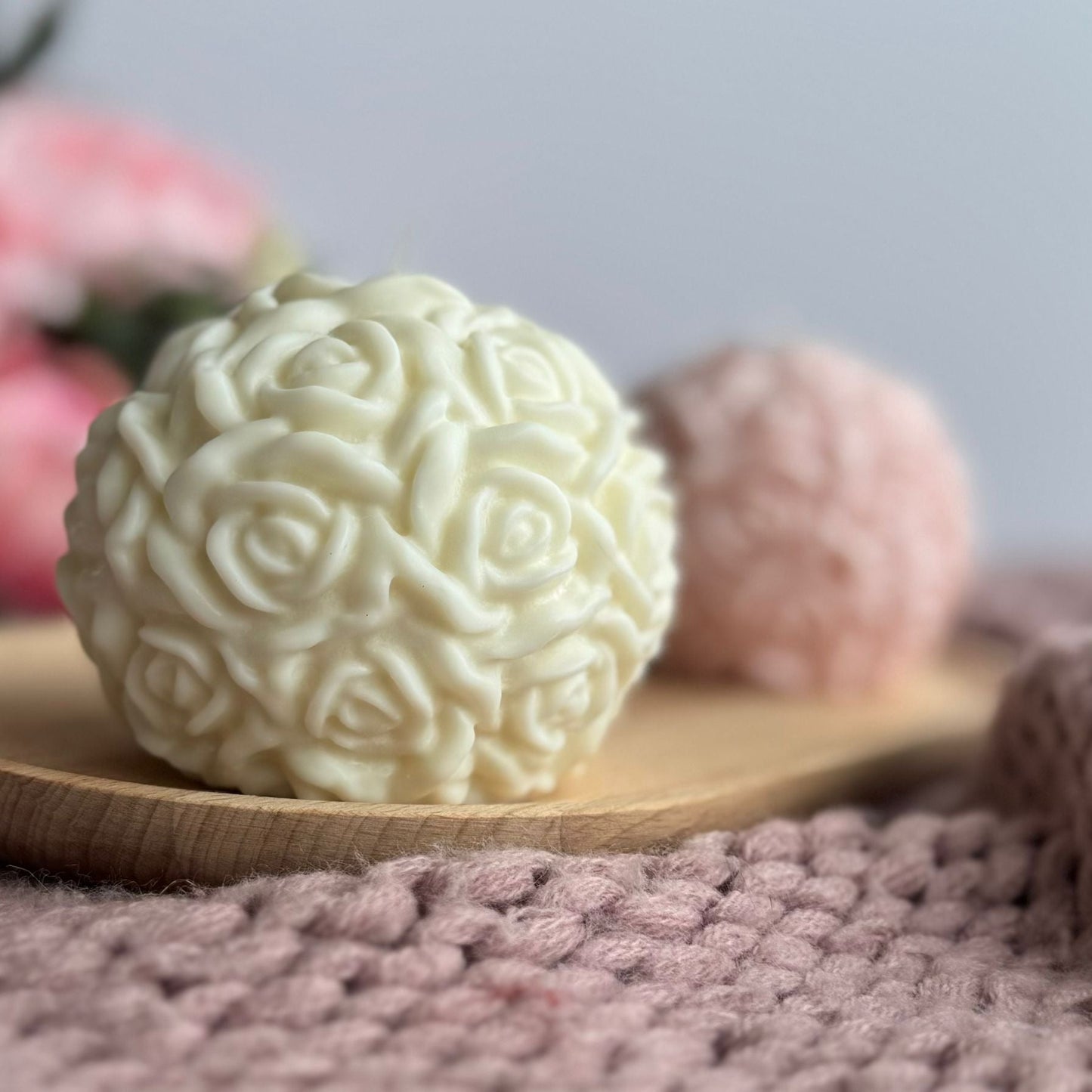 Vela decorativa bola floral L