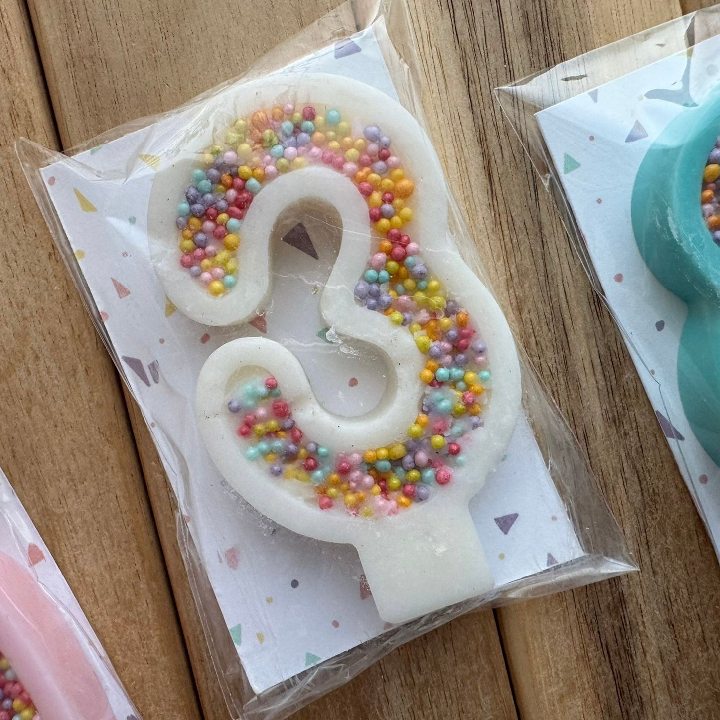 Velas cumpleaños con bolitas de colores