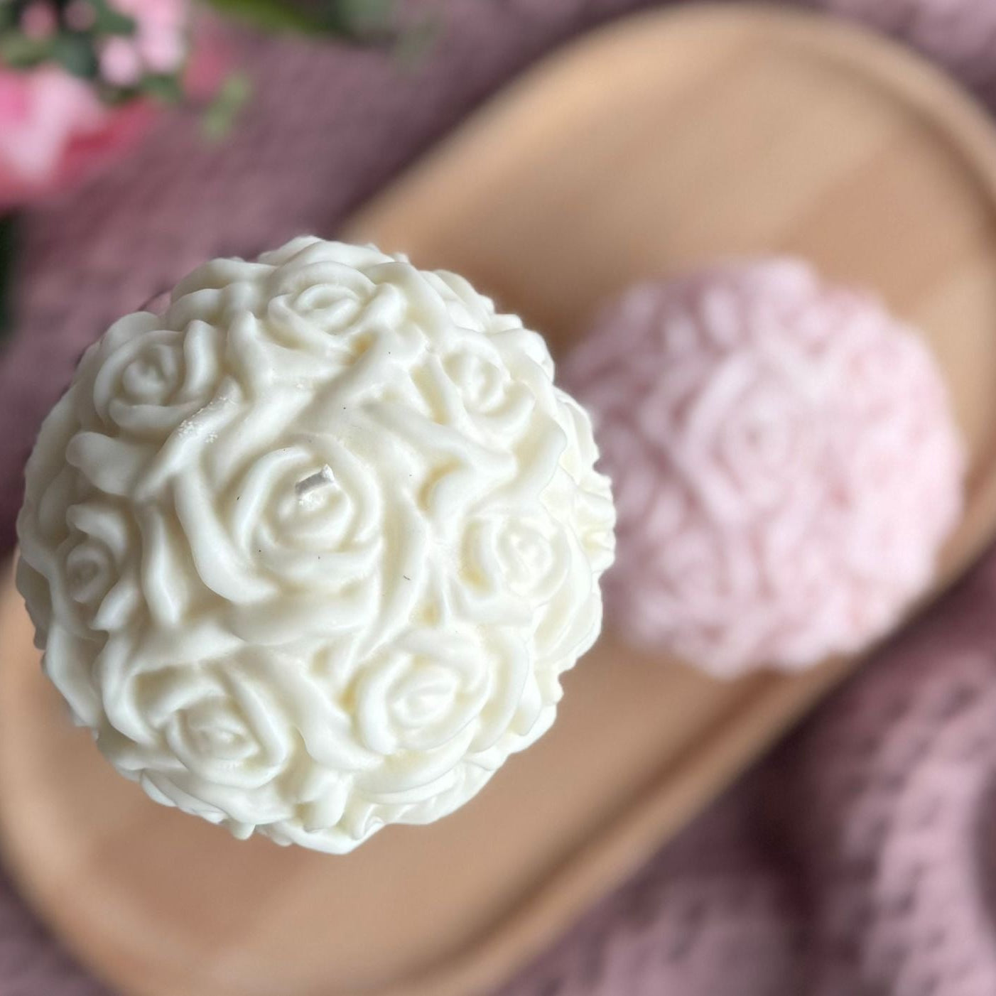 Vela decorativa bola floral L